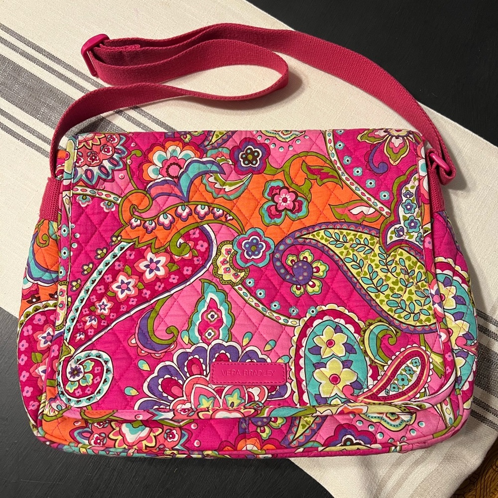 Vera Bradley messenger bag, Pink Swirls